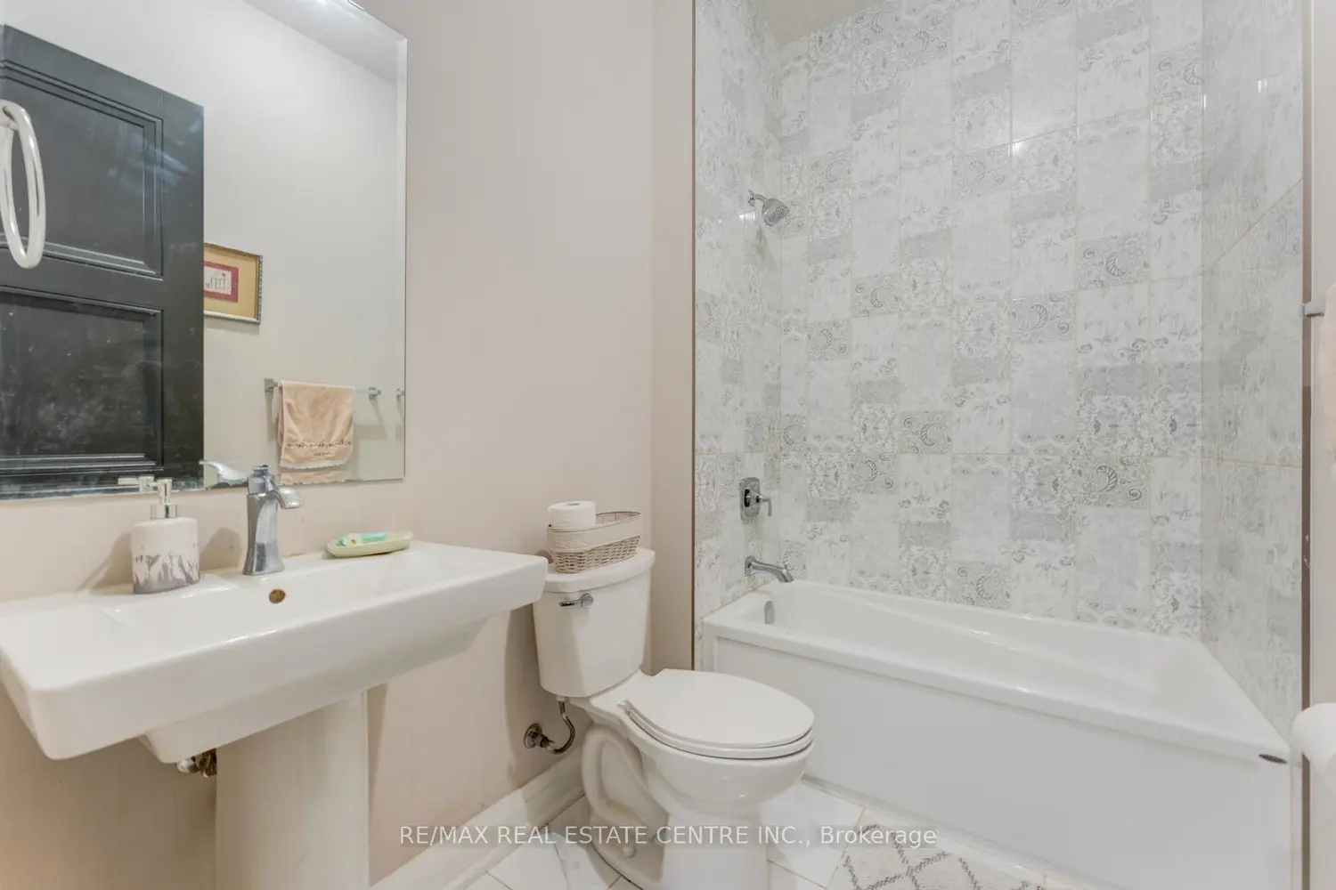 Additional image 9 of 94 Pondcliffe Drive