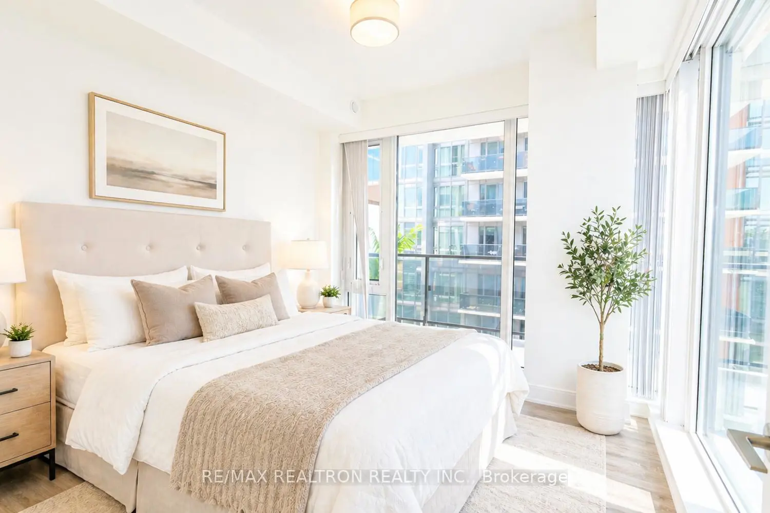 Additional image 5 of 9608 Yonge Street 606