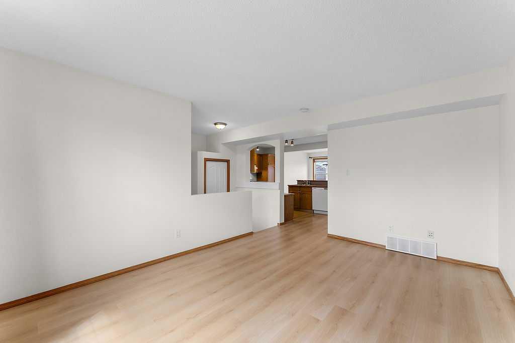 Additional image 5 of 108 Everstone Rise SW, Calgary, AB, T2Y4J7