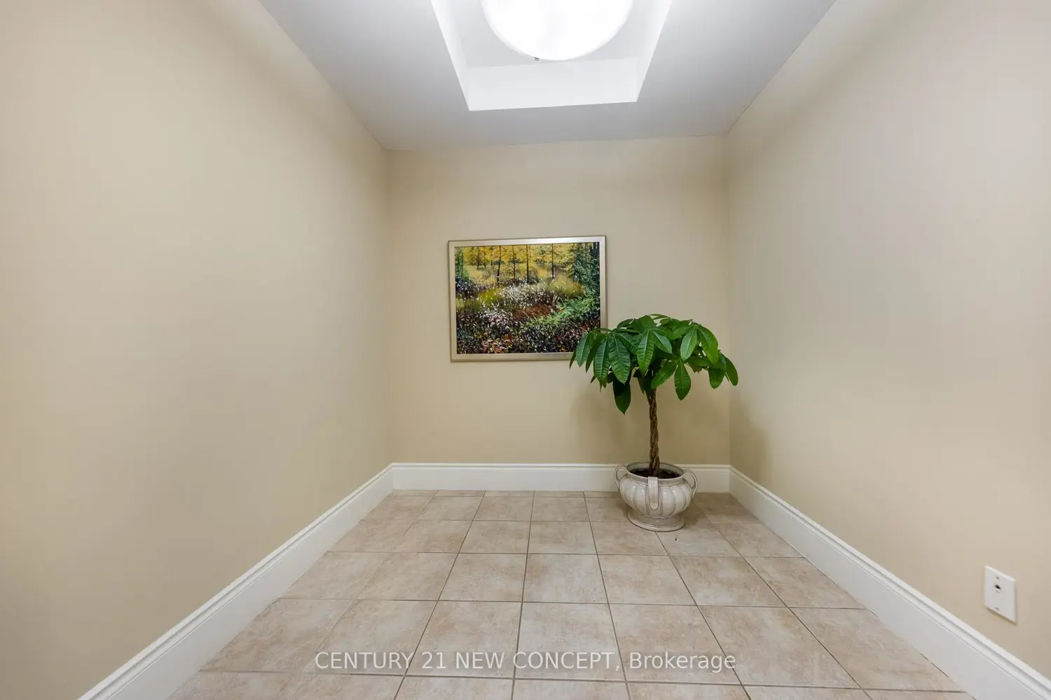 Additional image 4 of 7071 Bayview Avenue 204