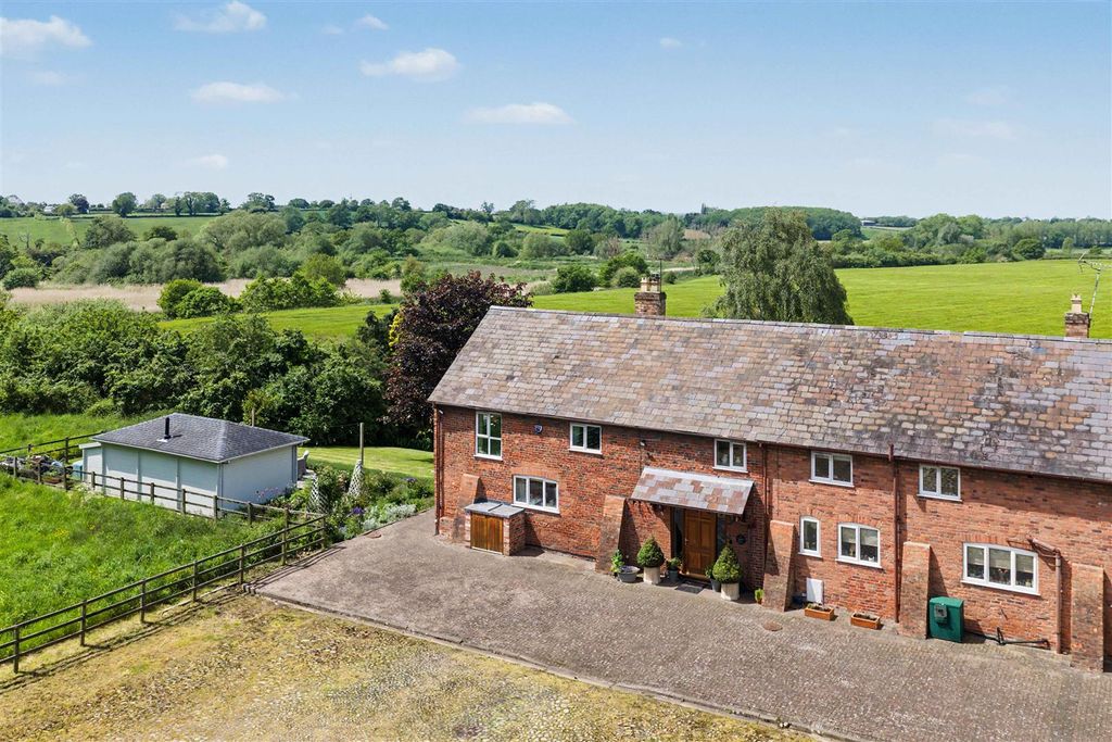 5 bed barn conversion to rentBartington, Nr Acton Bridge, Northwich CW8