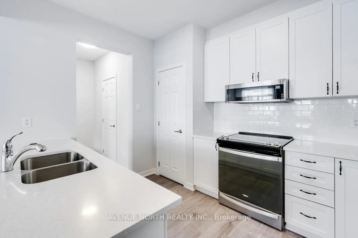 Additional image 7 of 702 Hydrus Private