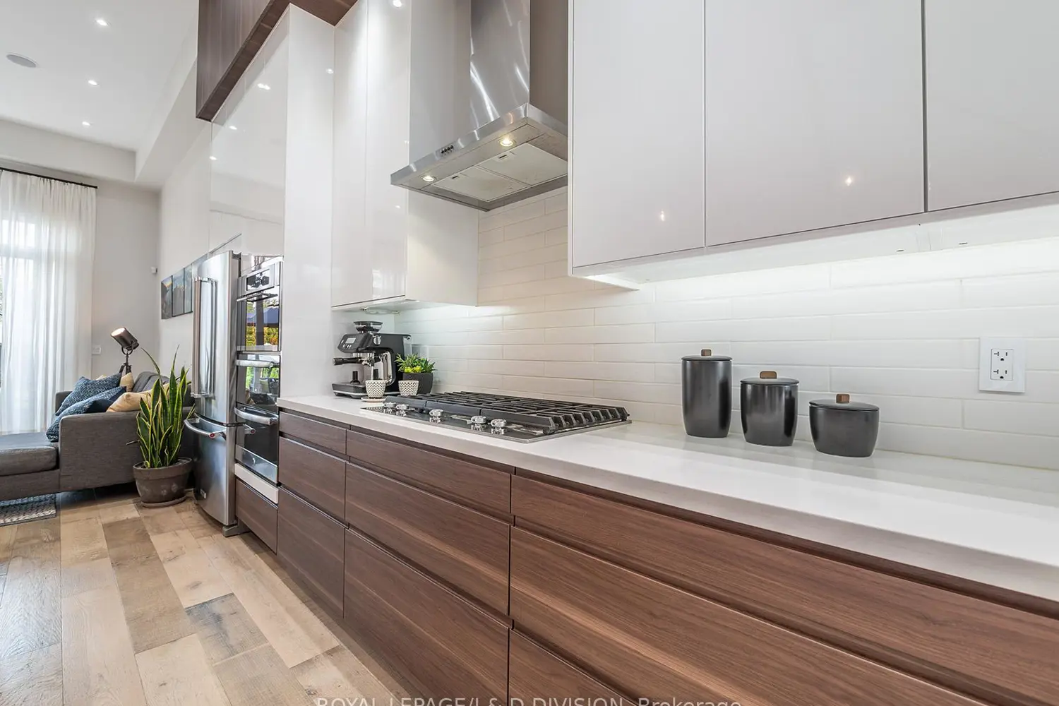 221 Virginia Avenue photo 3