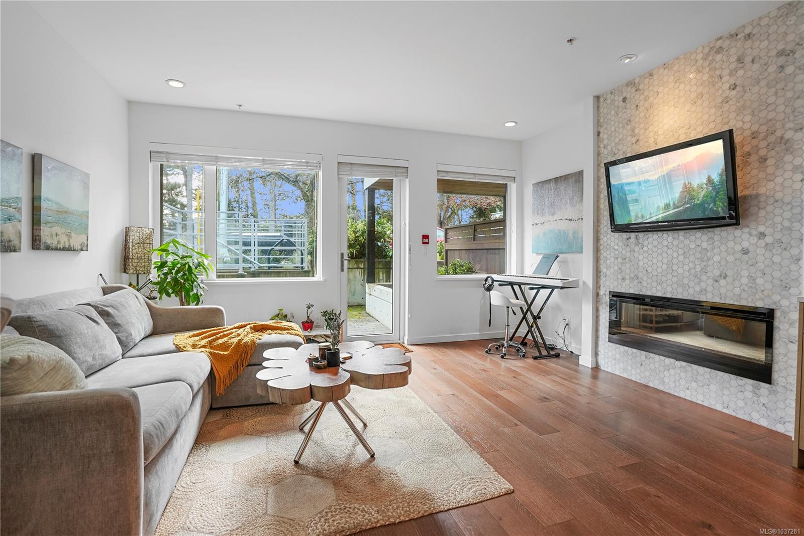 Additional image 2 of 102-1014 Park Boulevard, Victoria, BC, V8V 2T4