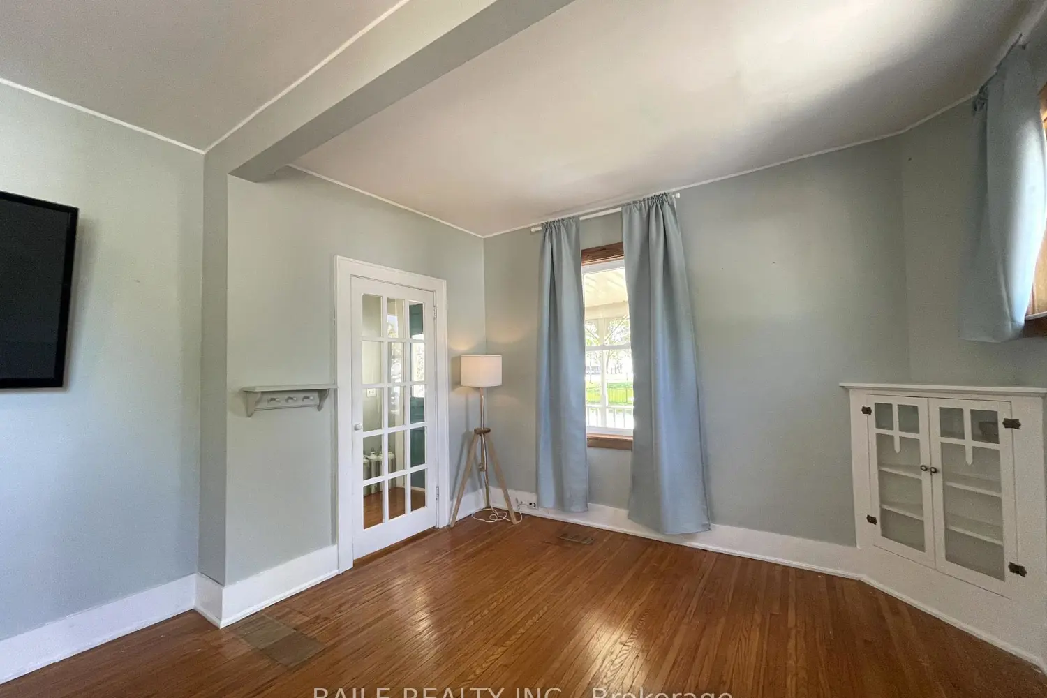 489 Rachel Street photo 3