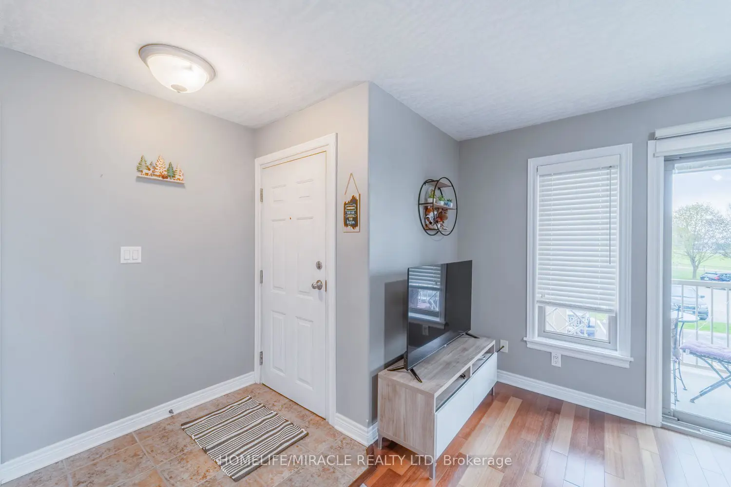 50 Whitlaw Way 203 photo 4