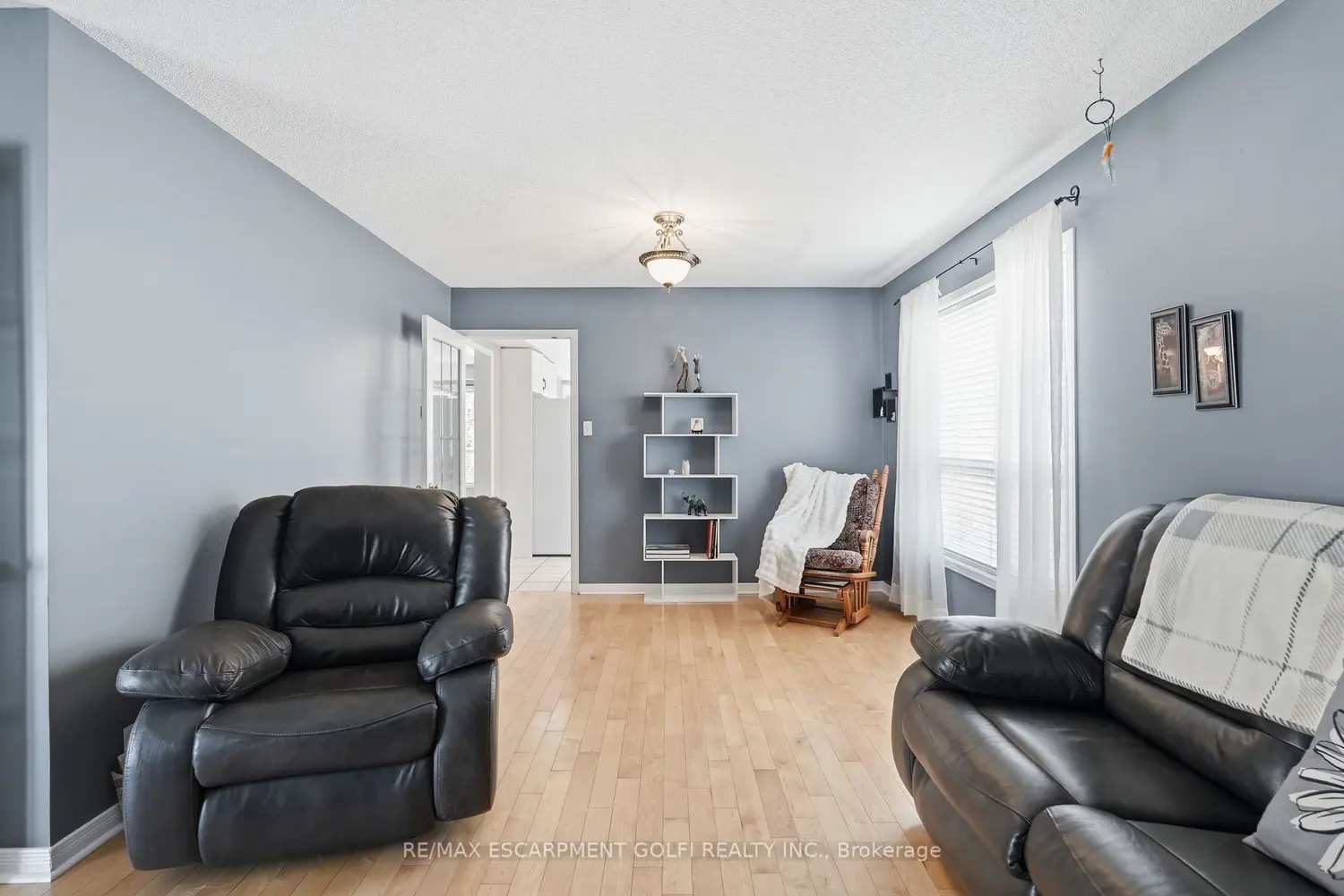 Additional image 5 of 2951 Addison Street