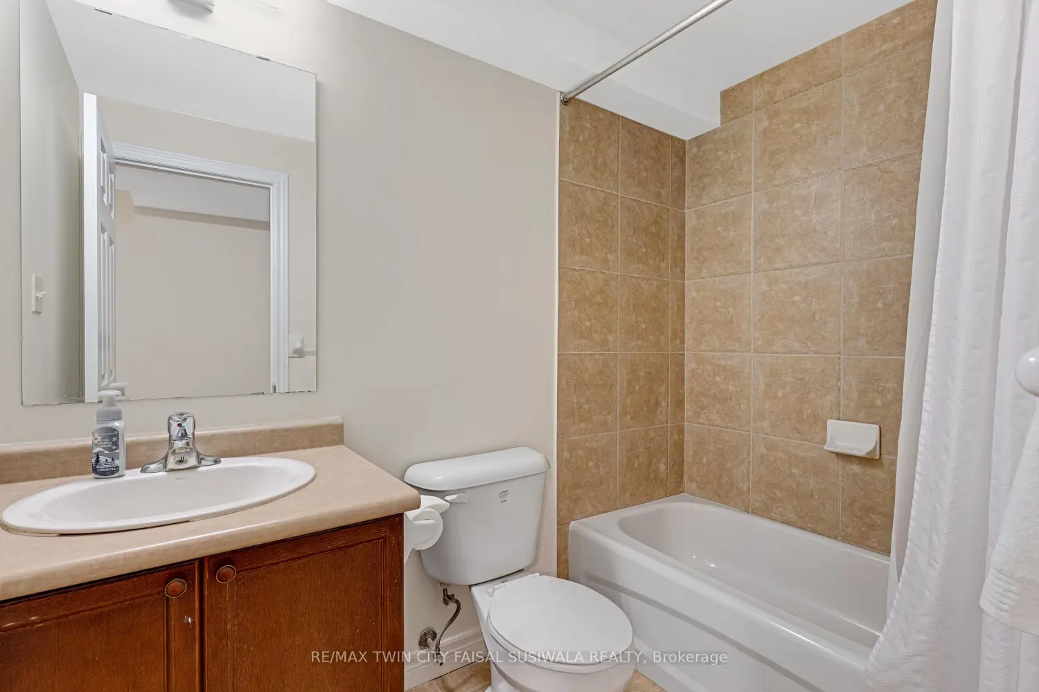 Additional image 17 of 250 Ainslie Street 14