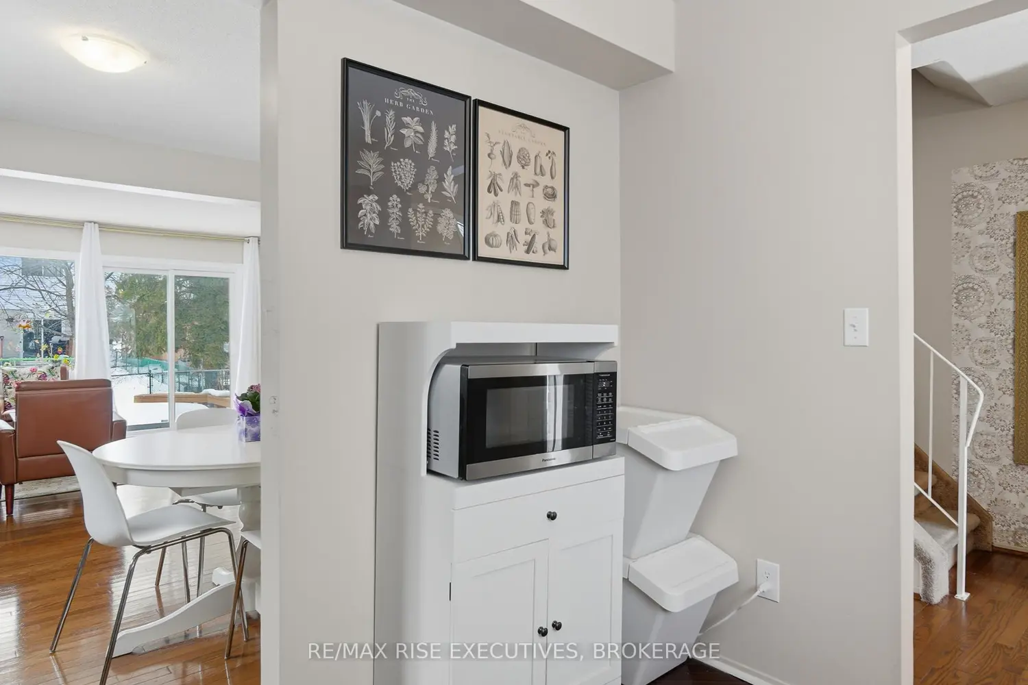 Additional image 7 of 1037 Hickorywood Crescent