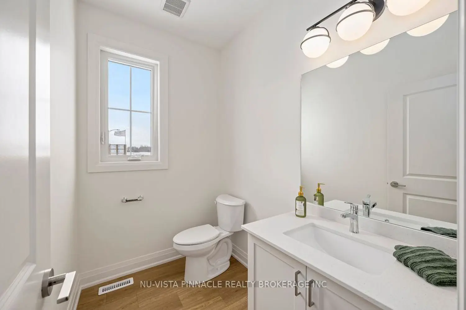 Additional image 9 of 2592 Sheffield Boulevard