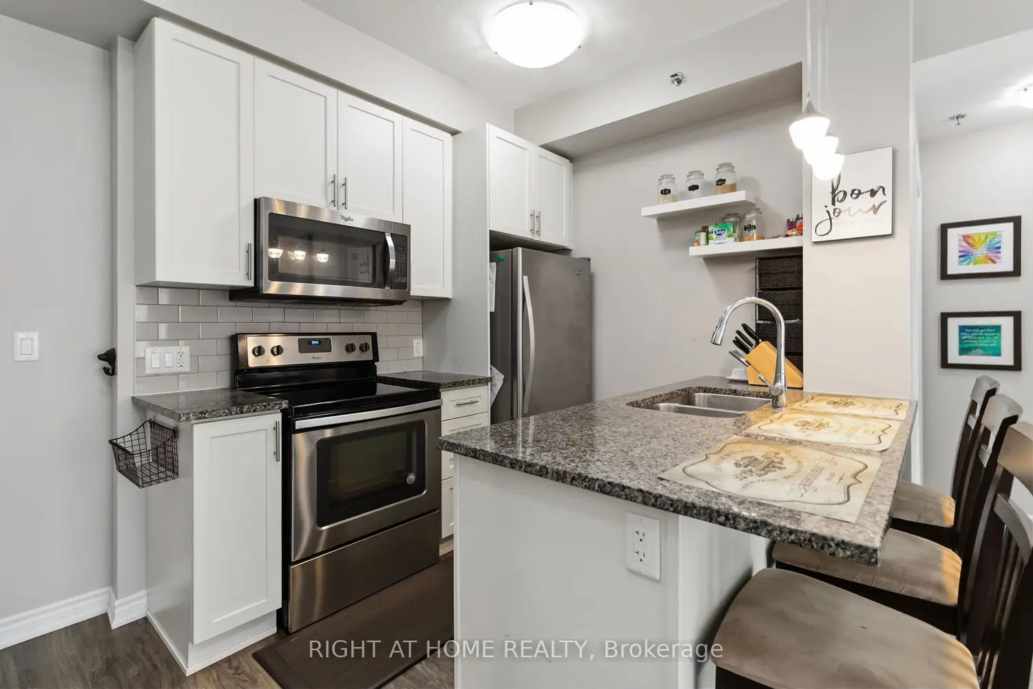 Additional image 7 of 2490 Old Bronte Road 301