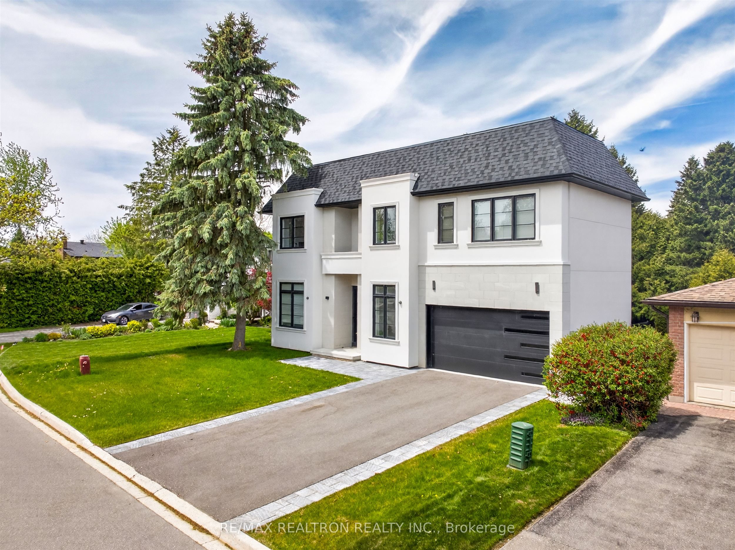 32 Cossar Drive, Aurora, ON, L4G 3N8