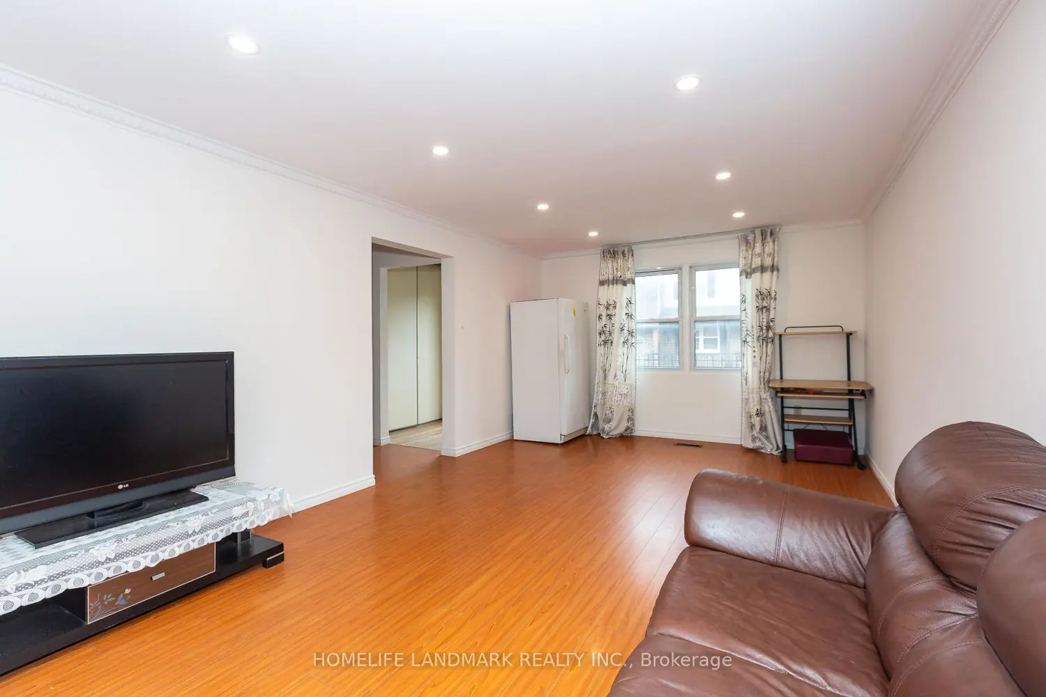 Additional image 2 of 91 L'amoreaux Drive 102