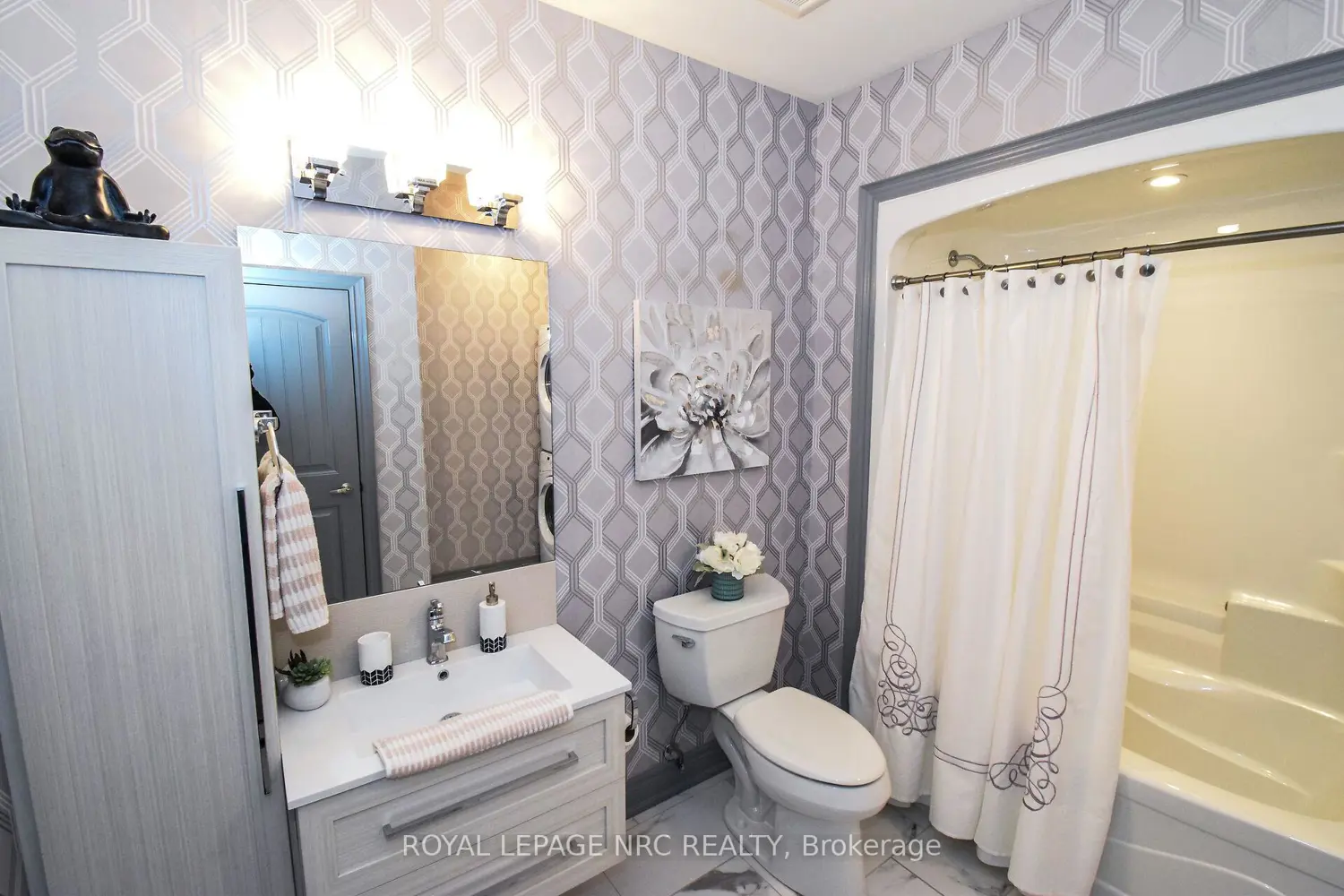 Additional image 15 of 379 Scott Street 305