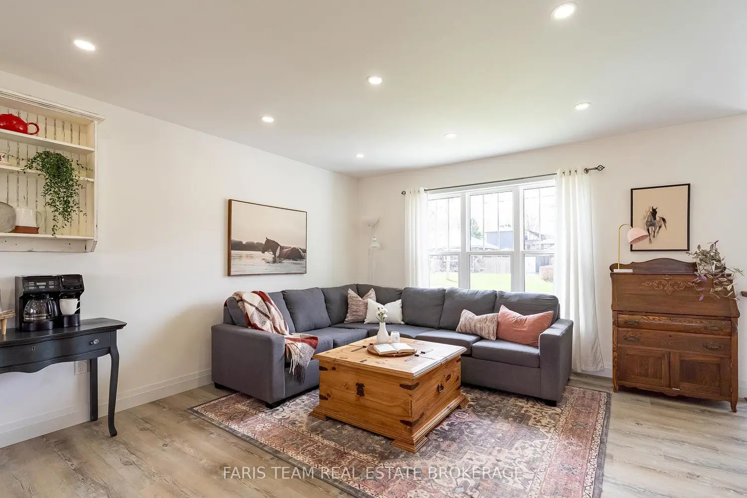 753 Fifth Avenue photo 4