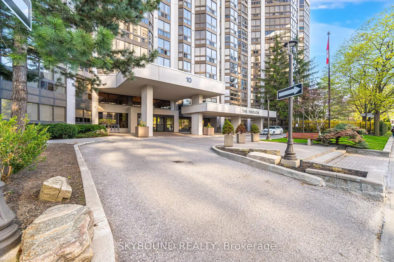 10 Kenneth Avenue 511