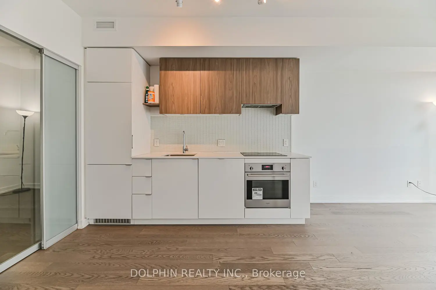 161 Roehampton Avenue 1007