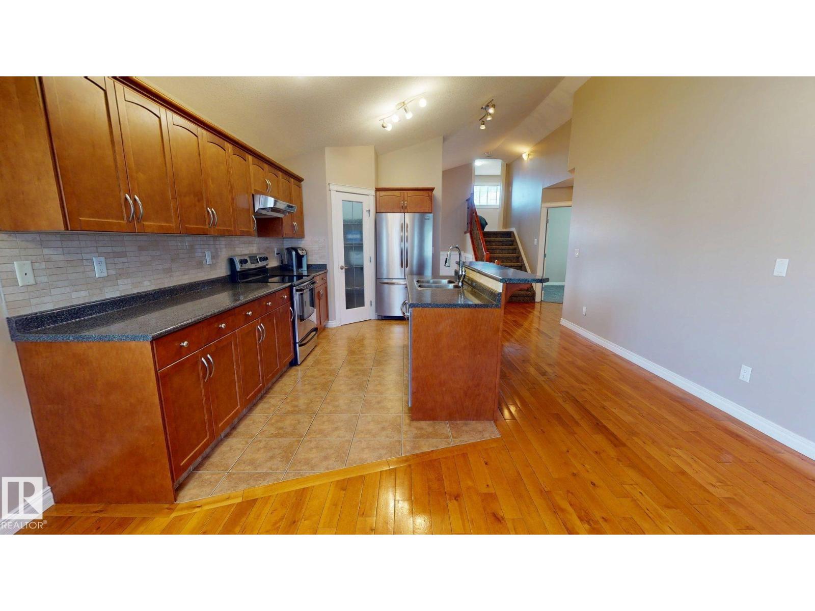 Additional image 3 of 16408 49 Street NW, Edmonton, AB, T5Y0A5