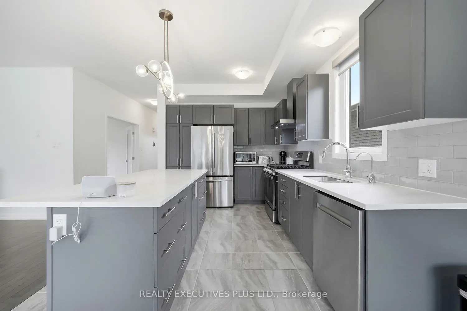 429 Sterling Avenue photo 4