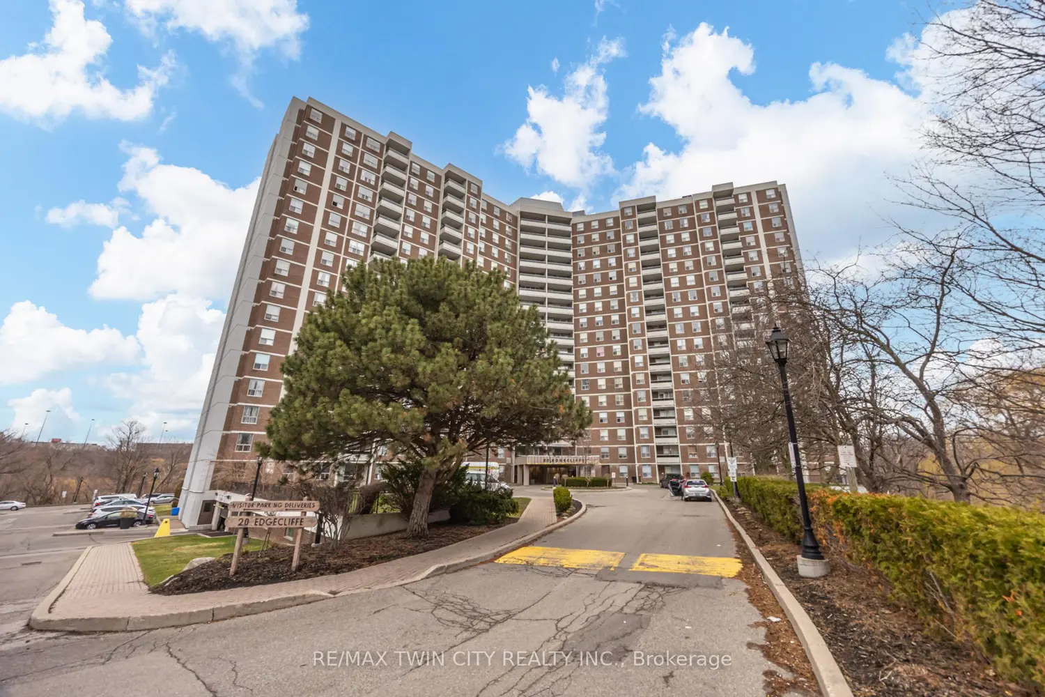 20 Edgecliff Golfway #304