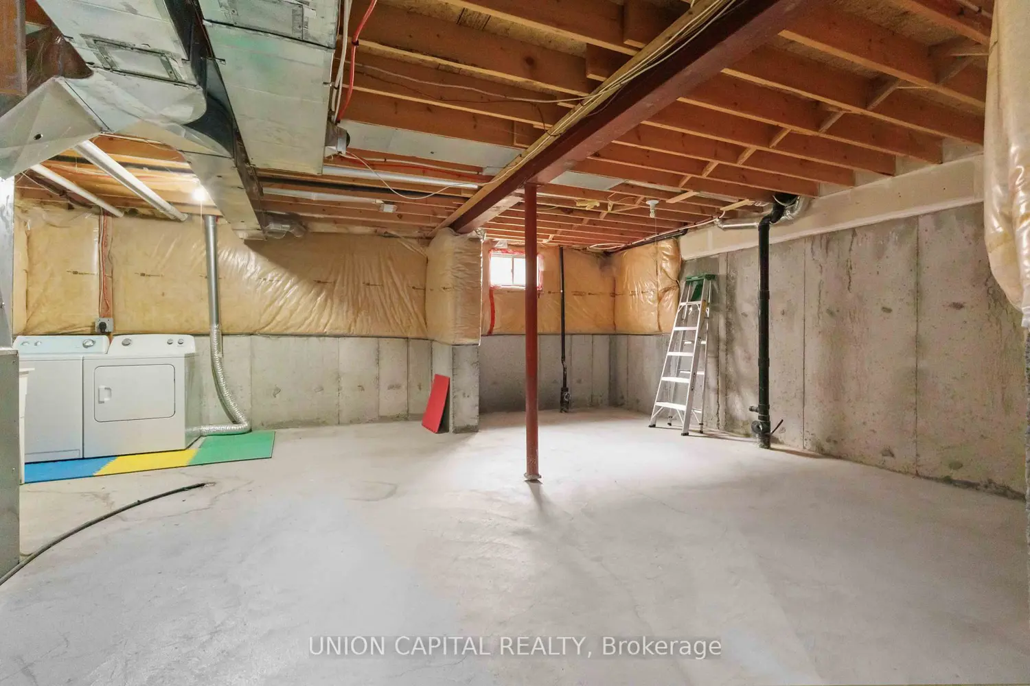 Additional image 17 of 25 Maple Ridge Crescent