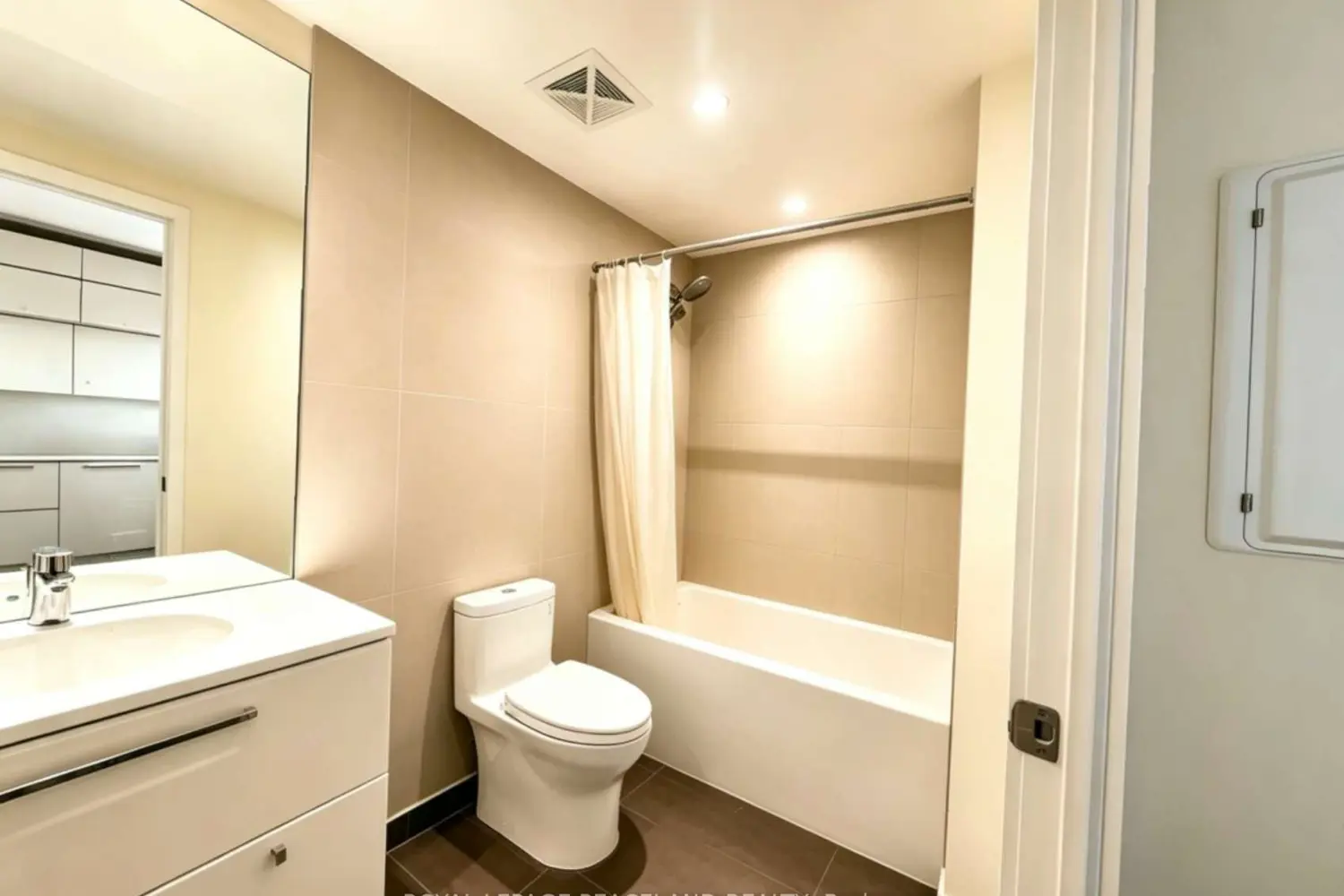 Additional image 6 of 15 Grenville Street 808