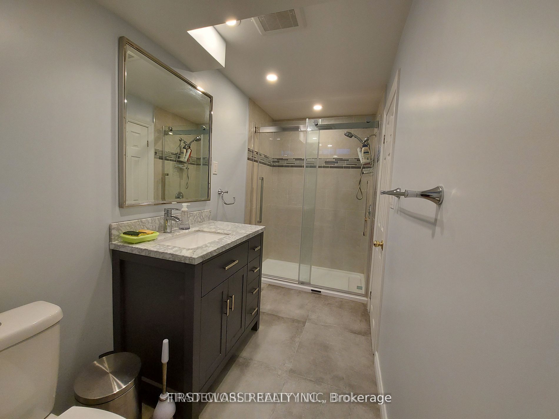 880 Leslie Valley Drive, Newmarket, ON, L3Y 7G9
