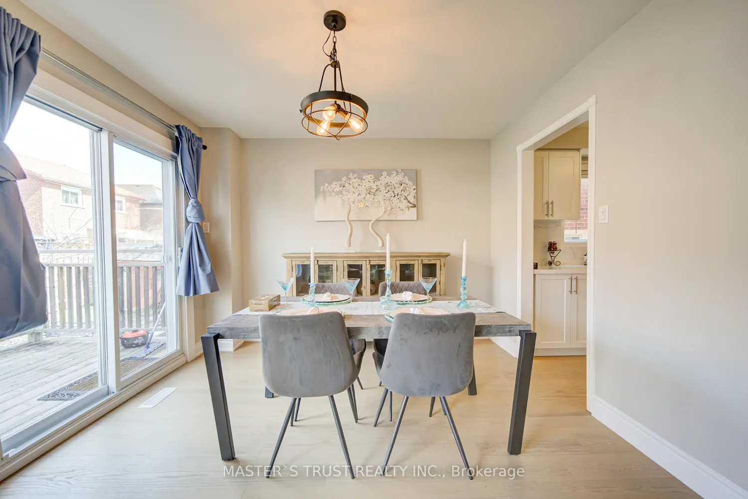 Additional image 7 of 1017 Lucerne Crescent