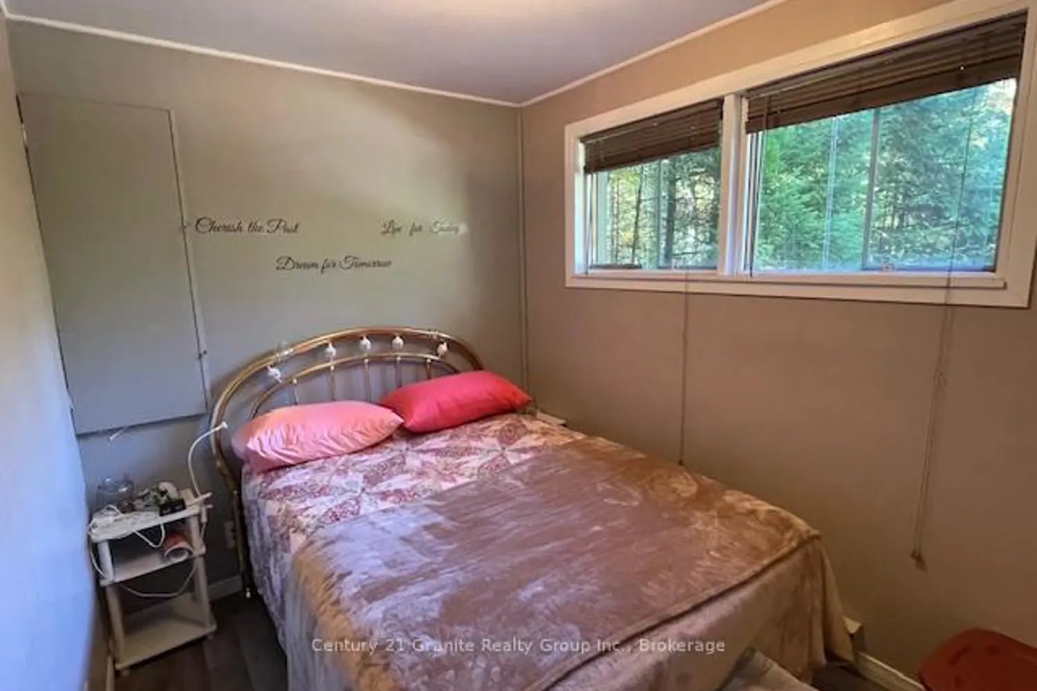 Additional image 5 of 1052 Kensington Road