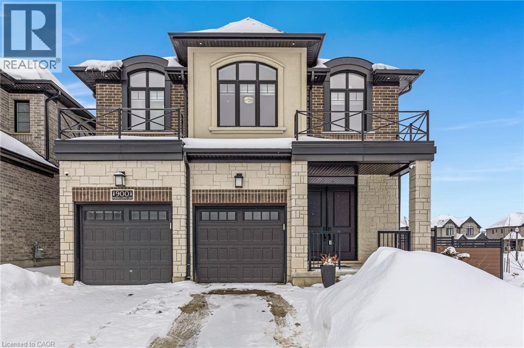 900 Pondcliffe Court, Kitchener, ON, N2R0M4