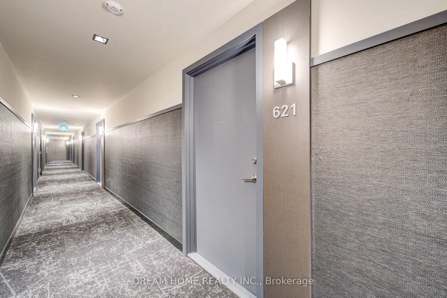 2485 Eglinton Avenue 621
