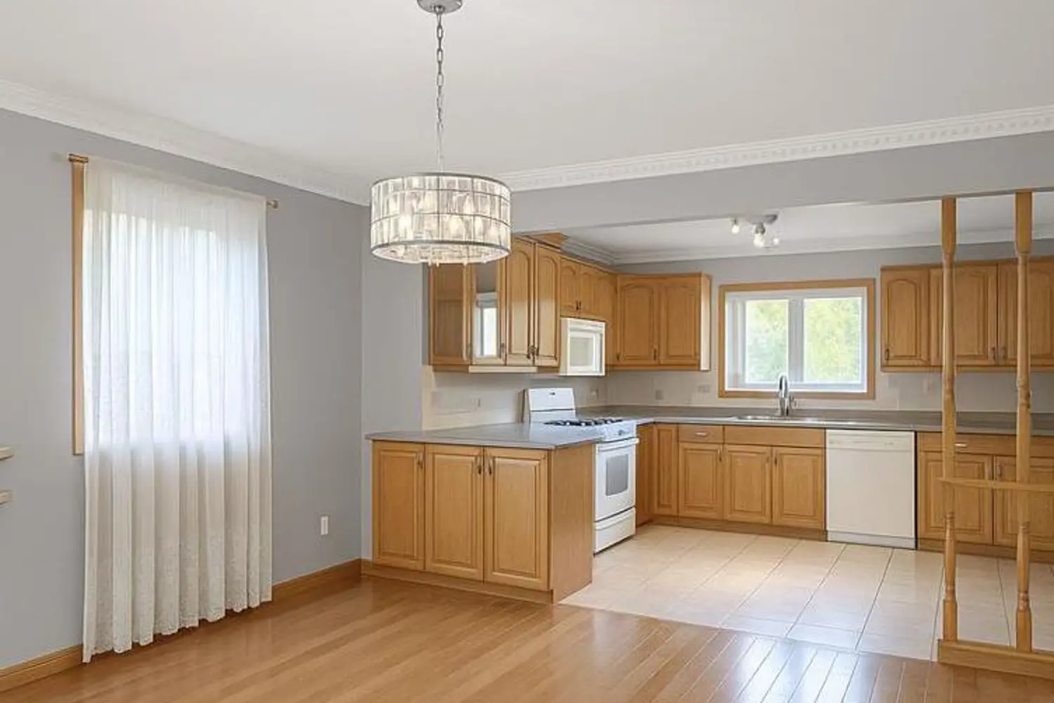 Additional image 4 of 216 Highbury Avenue