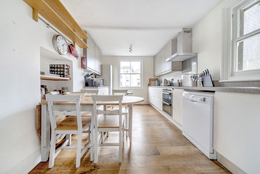 Additional image 5 of 3 bed flat to rentEaton Place, Brighton BN2