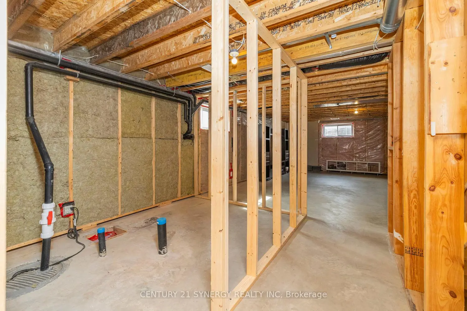 Additional image 16 of 42 Empress Drive