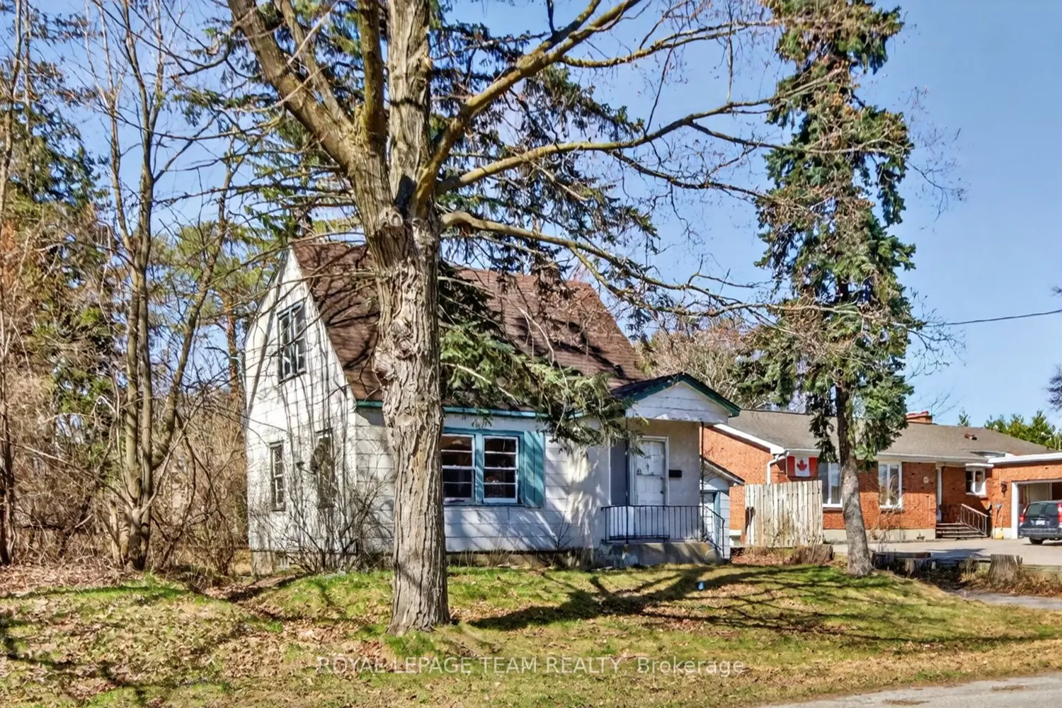1548 Ortona Avenue photo 4