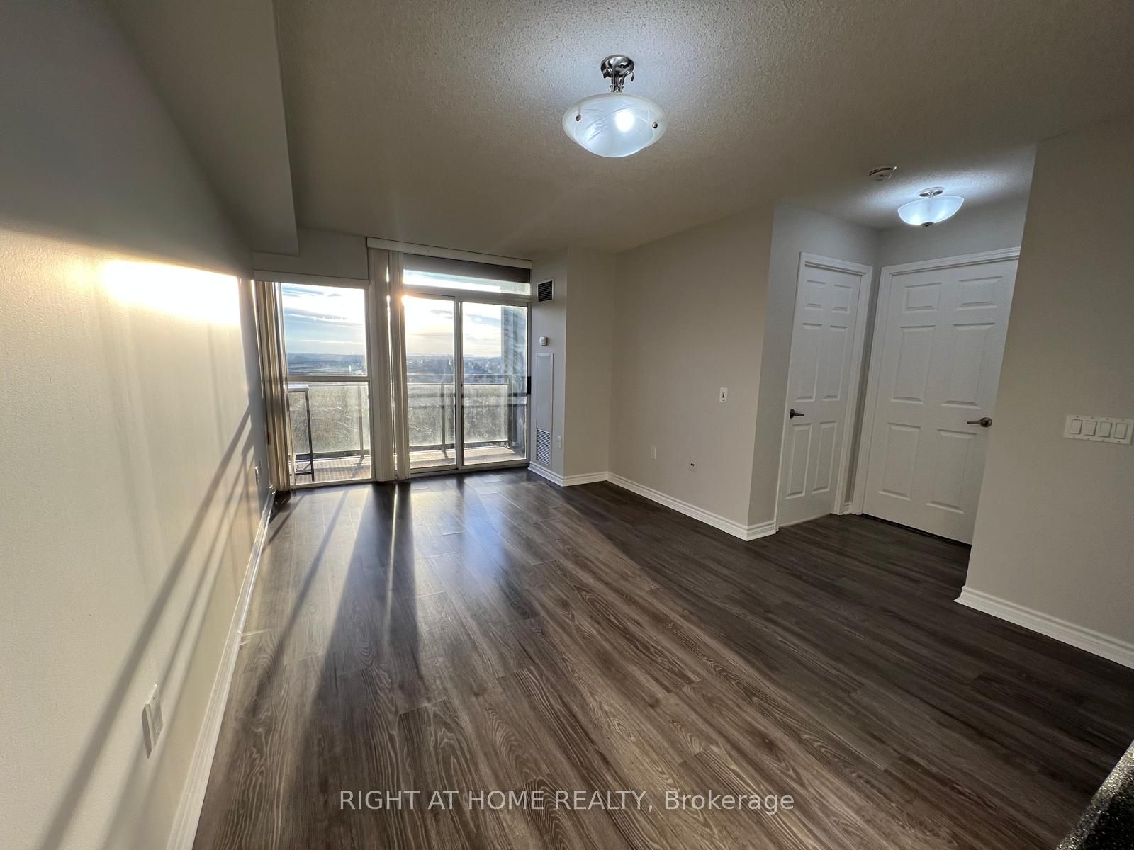 Additional image 6 of 1808-55 Strathaven Drive, Mississauga, ON, L5R 4G9