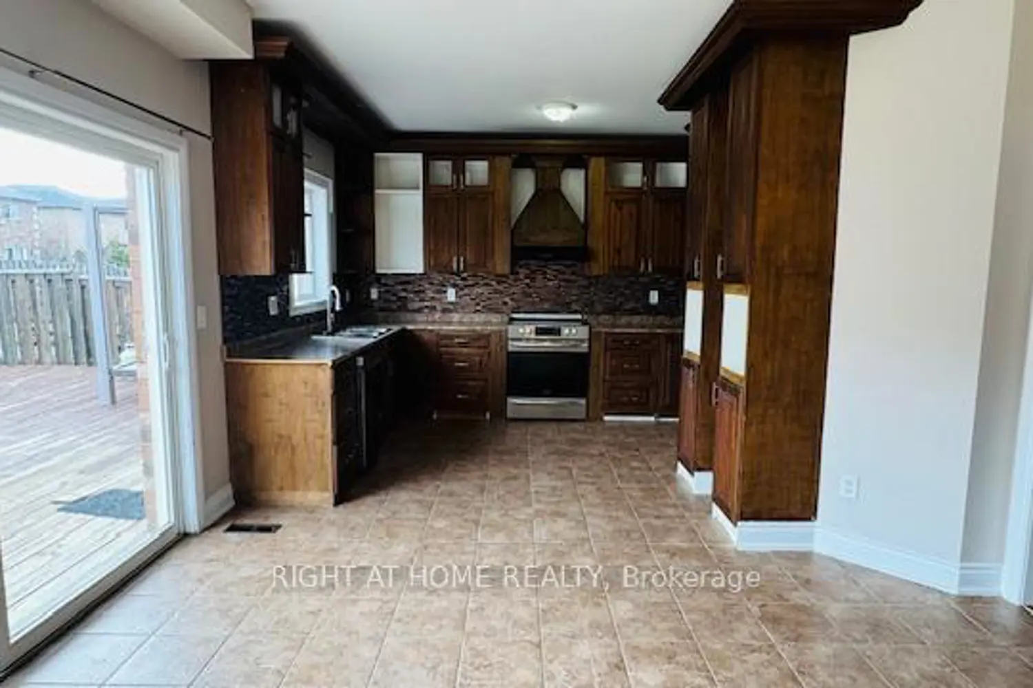 Additional image 4 of 1215 Lowrie Street