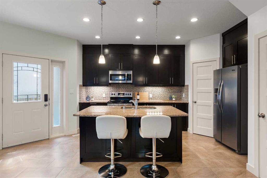 Additional image 3 of 2-6110 Bowness Road NW, Calgary, AB, T3B0E1