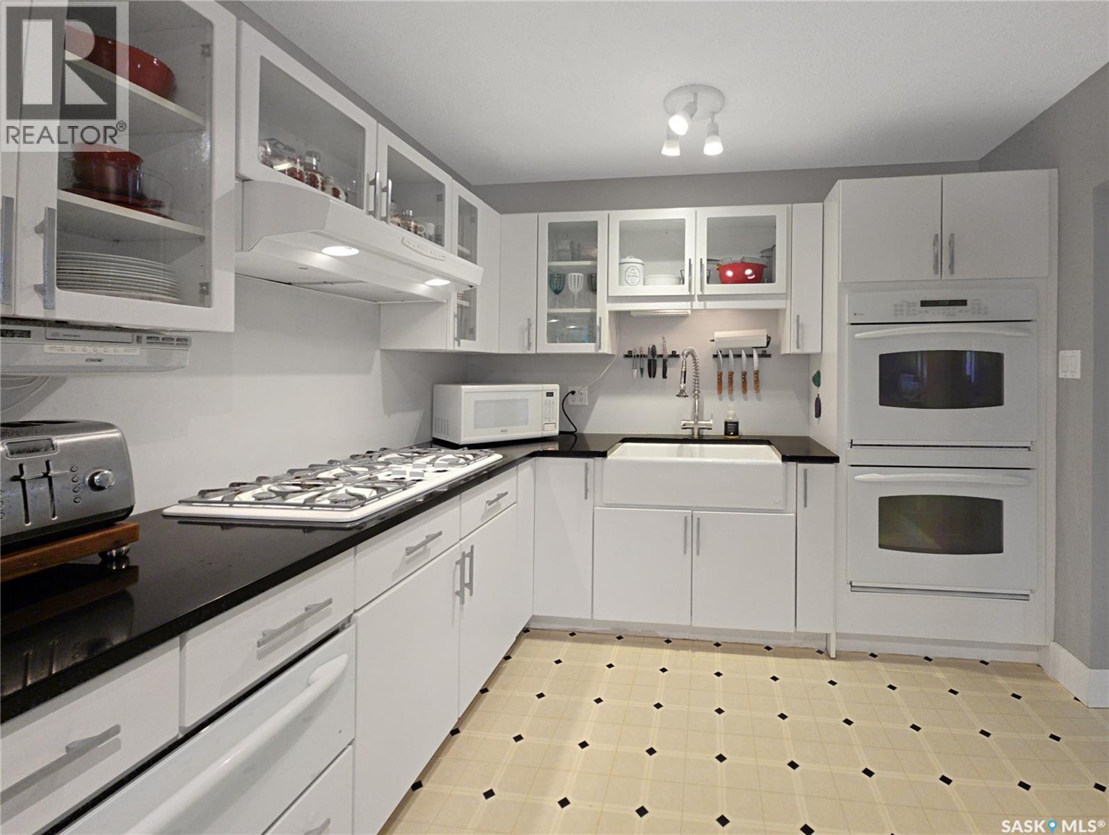 Additional image 5 of 1301 W Avenue N, Saskatoon, SK, S7L3J2