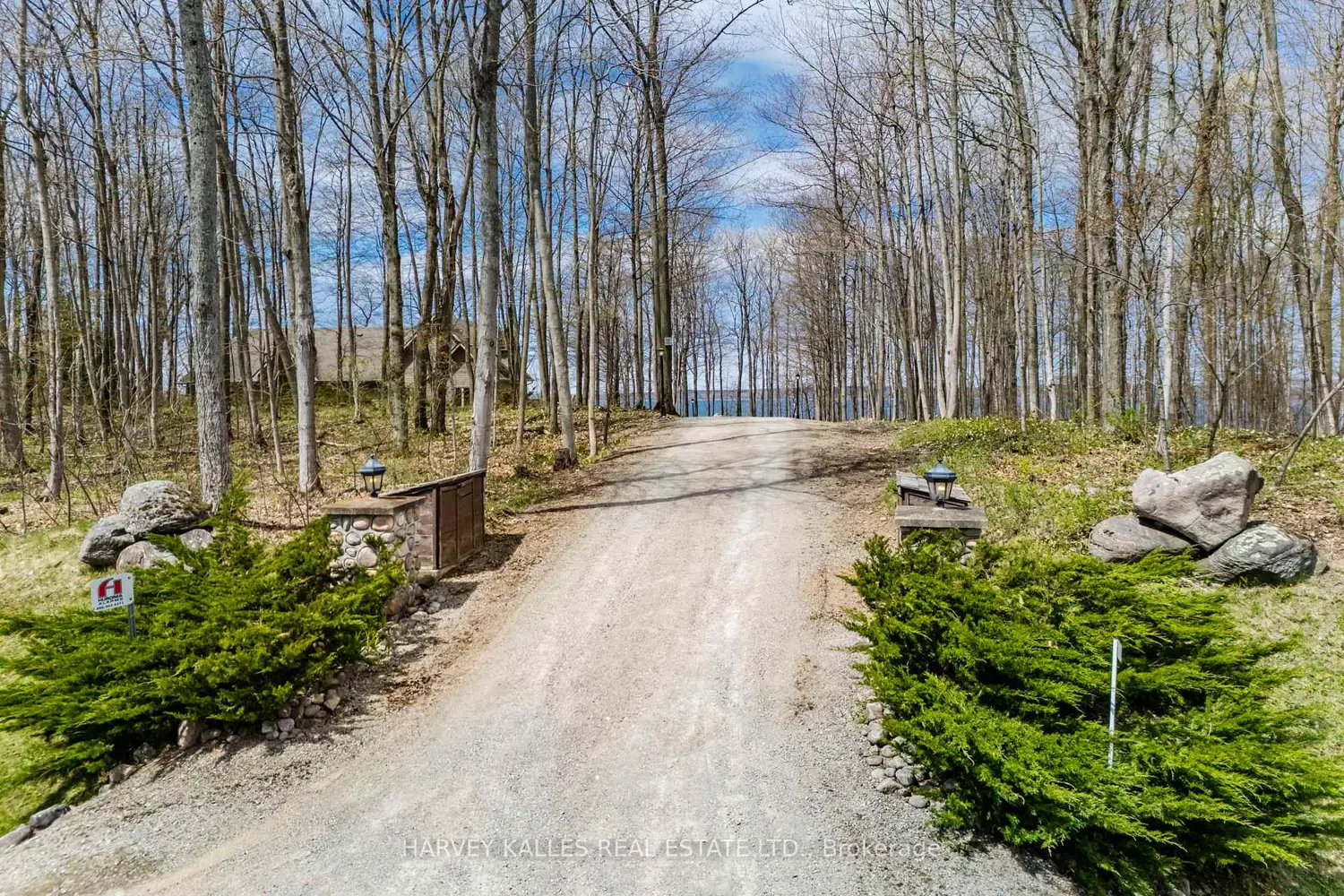 20 Nippissing Ridge Road photo 2