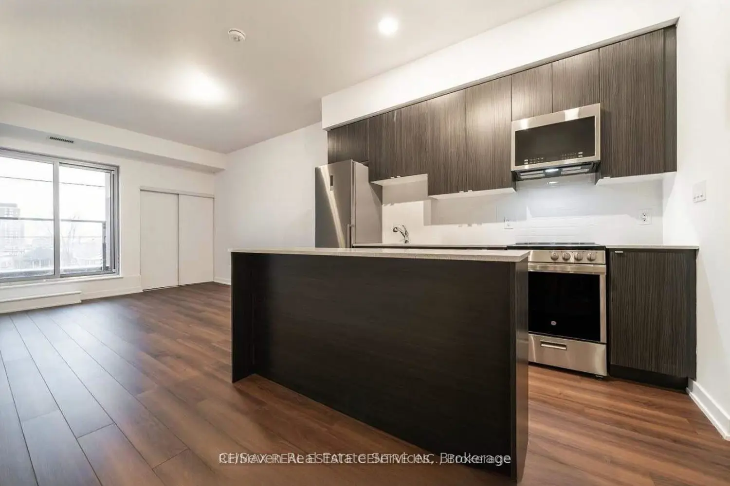 Additional image 6 of 2433 Dufferin Street 311