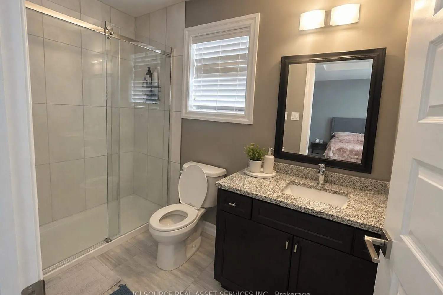 Additional image 16 of 2120 Gough Avenue