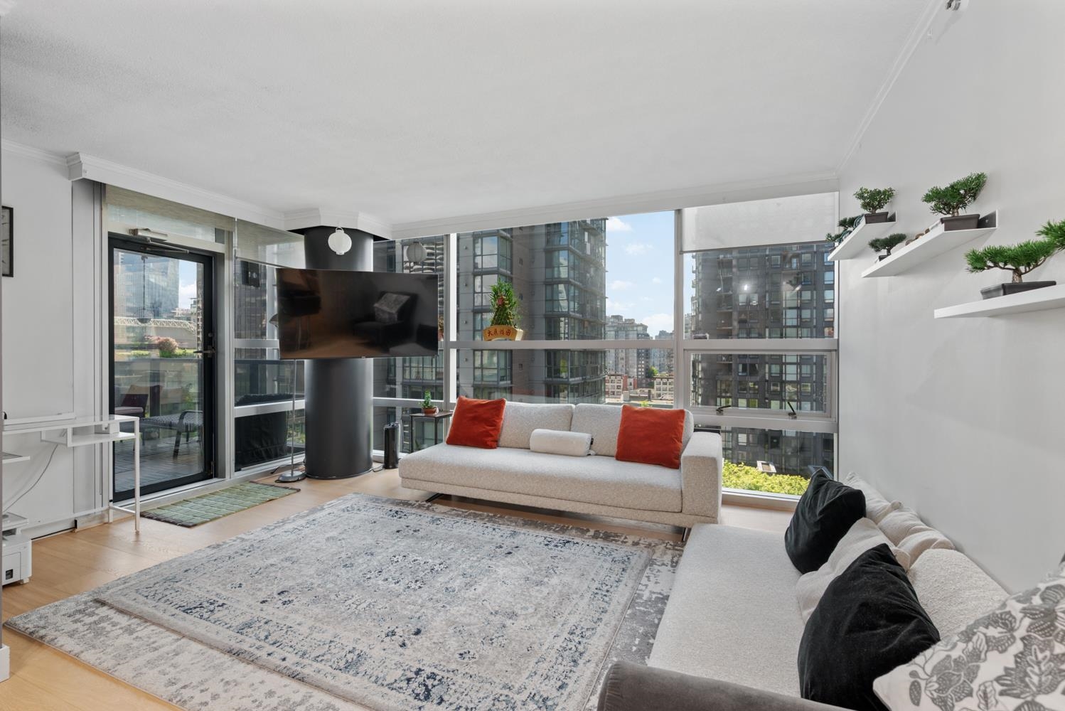 Additional image 3 of 70X-1050 Burrard Street, Vancouver, BC, V6Z 2S3