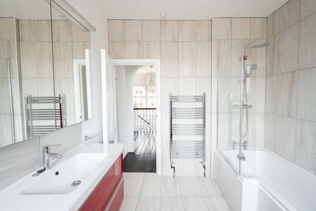 Additional image 12 of 5 bed detached house to rentNew Church Road, Hove BN3