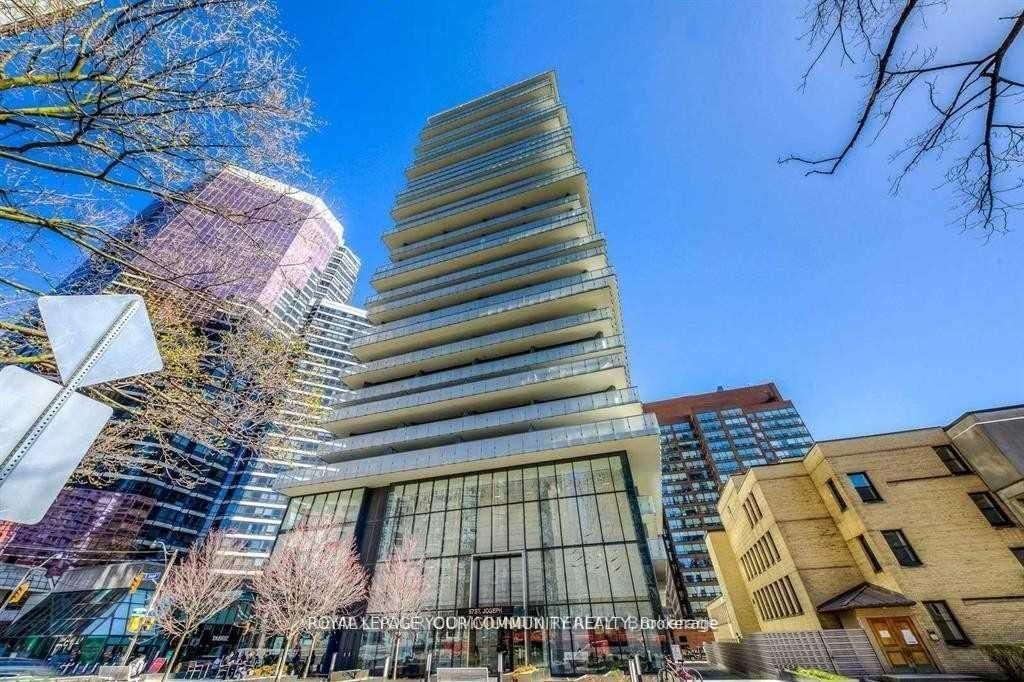 518-57 St Joseph Street, Toronto, ON, M5S 0C5