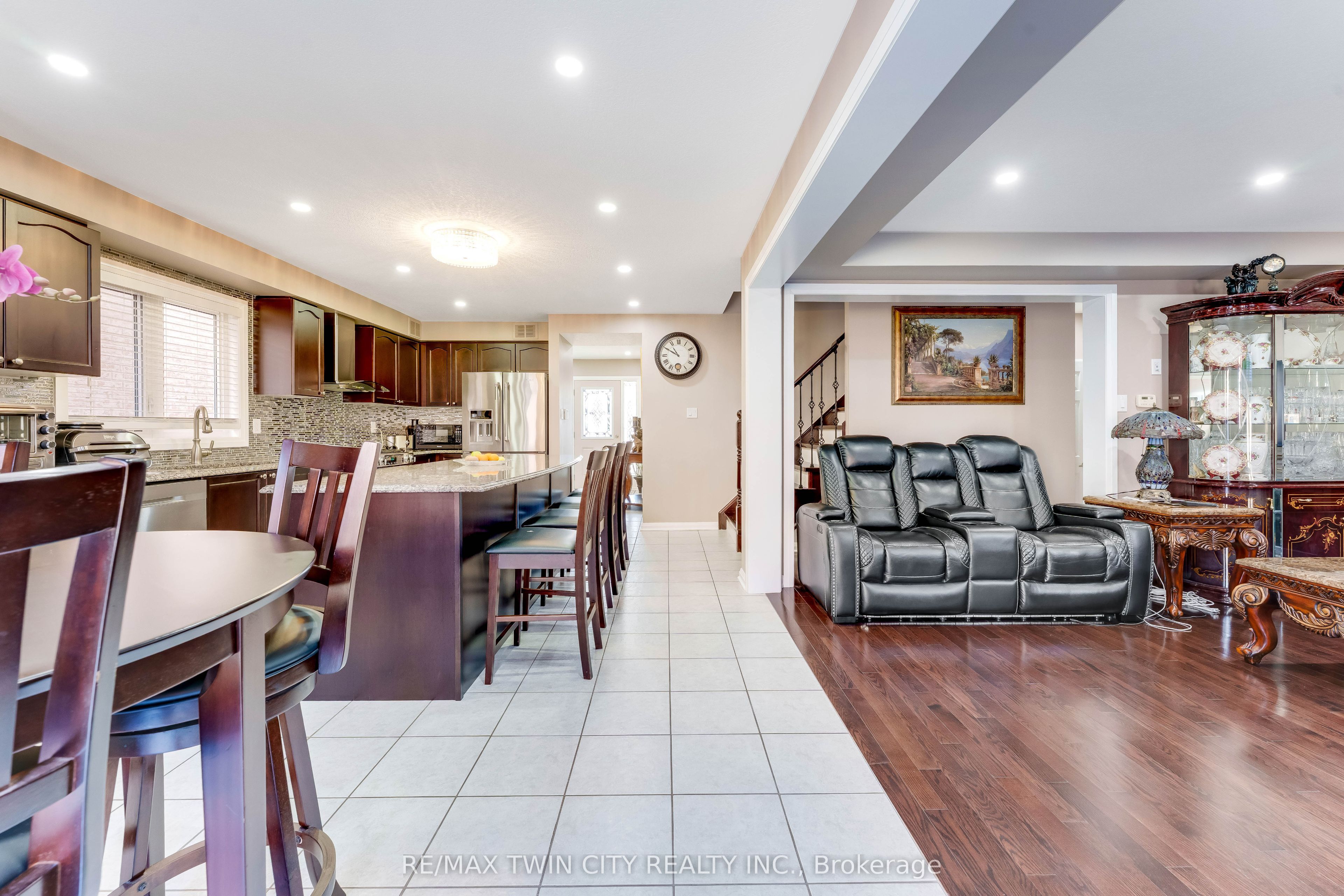 Additional image 6 of 334 Apple Hill Crescent, Kitchener, ON, N2R 0E5