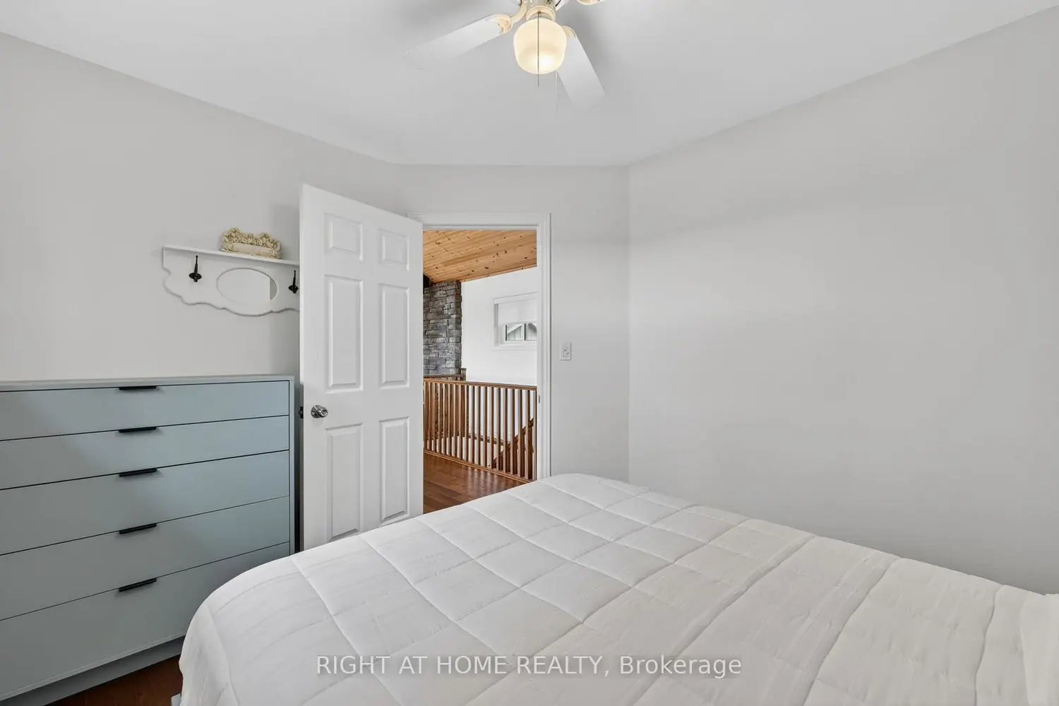 442 Silver Birch Drive photo 4