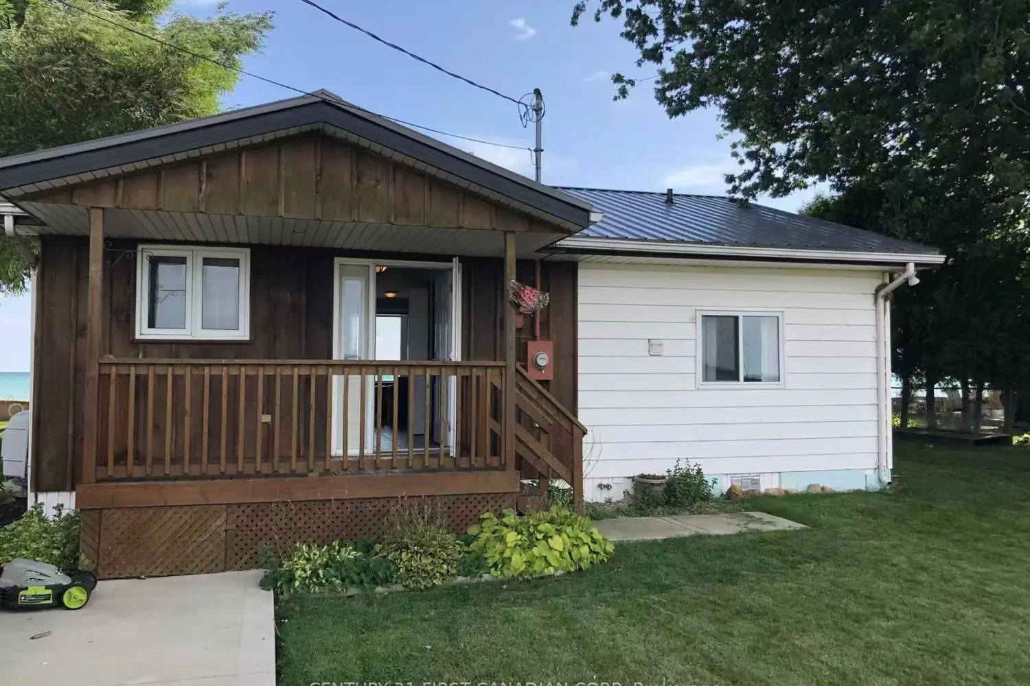 18008 Erie Shore Drive photo 2
