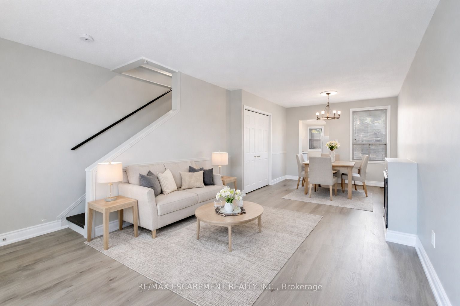 187 Barton Street W, Hamilton, ON, L8R 2H3