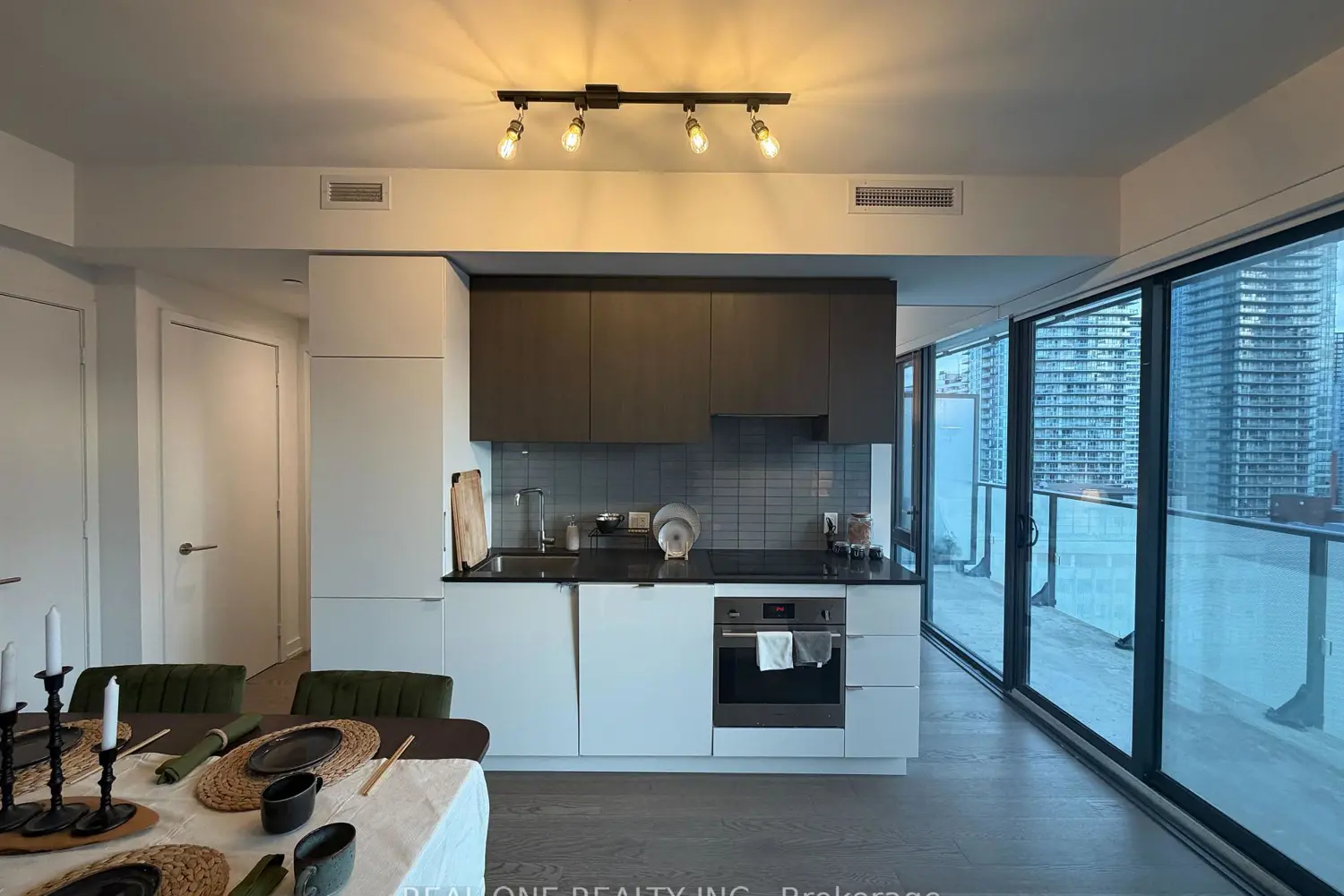 Additional image 6 of 161 Roehampton Avenue 1902